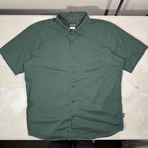 Patagonia Men's Organic Cotton Short Sleeve Button Down Shirt Green Large Pocket